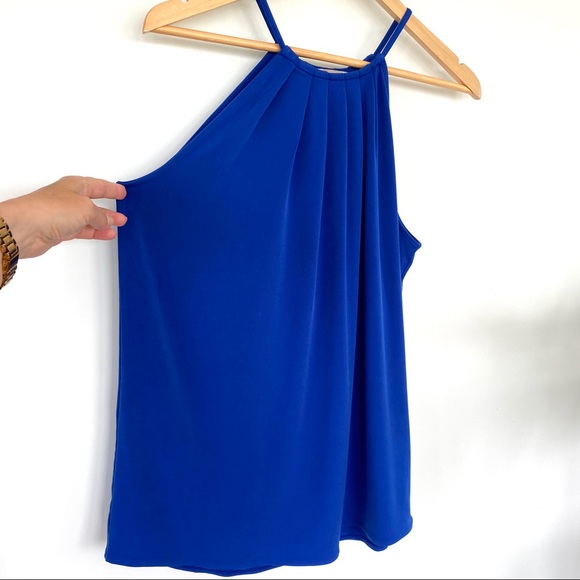 Banana Republic Tops - Banana Republic flowy tank top